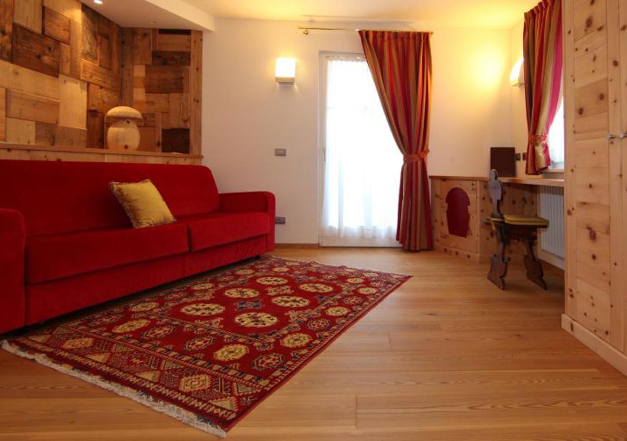 Hotel El Pilon Pozza di Fassa Luaran gambar