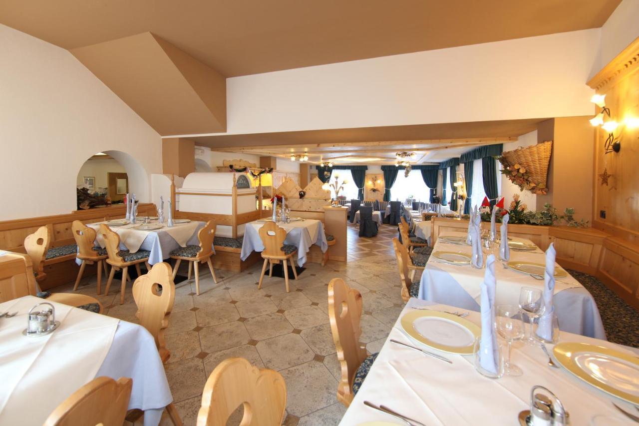 Hotel El Pilon Pozza di Fassa Luaran gambar