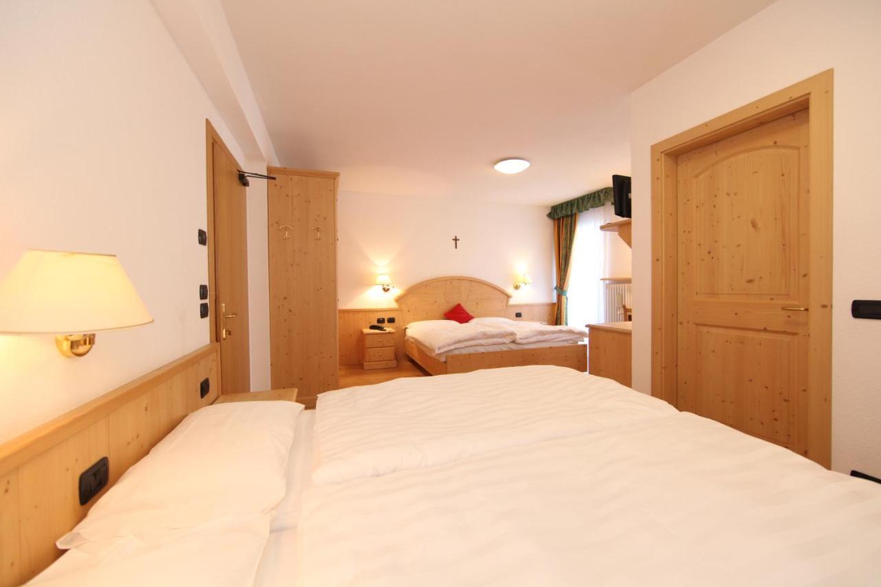 Hotel El Pilon Pozza di Fassa Luaran gambar